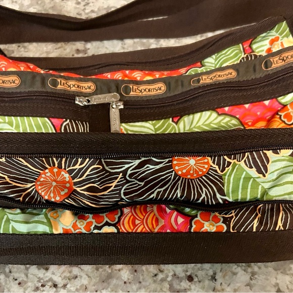 LeSportsac Deluxe Everyday Messenger Bag - Expandable - Picture 4 of 10